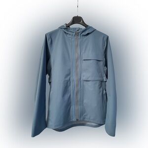 LULULEMON Outpour StretchSeal Jacket
Size M

Brand new no tags